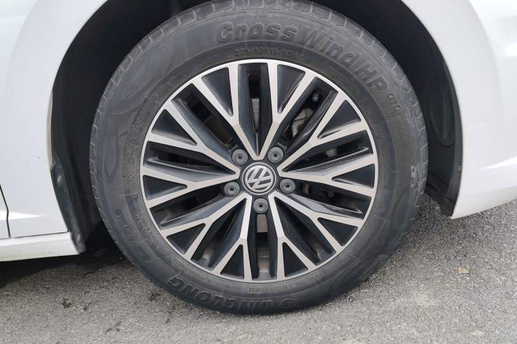 Used Volkswagen Sagitar 2019 200TSI DSG Comfort Version China VI Standard Right Front Wheel Hub