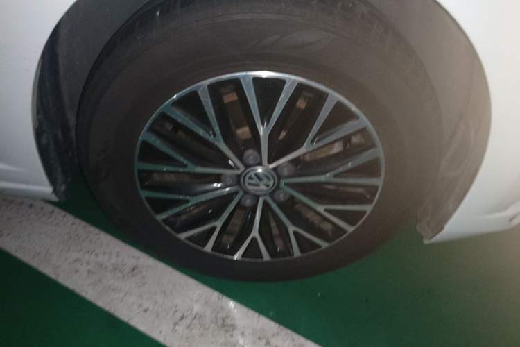 Used Volkswagen Sagitar 2019 280TSI DSG Comfort Version China VI Standard Right Front Wheel Hub
