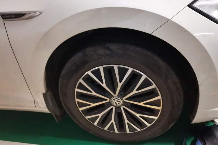 Used Volkswagen Sagitar 2019 280TSI DSG Comfort Version China VI Standard Right Front Wheel Hub