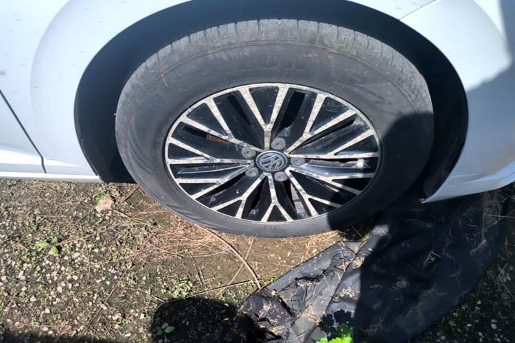 Used Volkswagen Sagitar 2019 200TSI DSG Comfort Version China VI Standard Right Front Wheel Hub