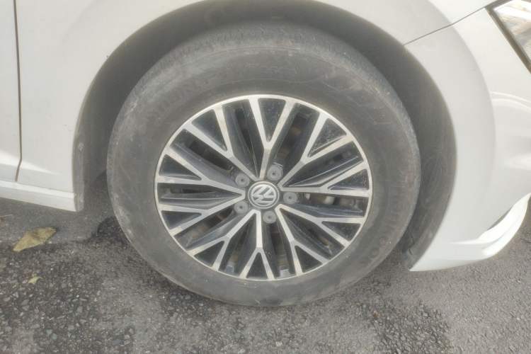 Used Volkswagen Sagitar 2019 200TSI DSG Comfort Version China VI Standard Right Front Wheel Hub