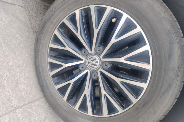 Used Volkswagen Sagitar 2019 200TSI DSG Comfort Version China VI Standard Right Front Wheel Hub