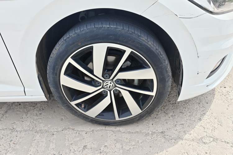 Used Volkswagen Sagitar 2019 200TSI Manual Comfort Version China VI Standard Right Front Wheel Hub