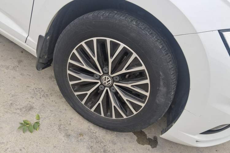 Used Volkswagen Sagitar 2019 200TSI DSG Comfort Version China VI Standard Right Front Wheel Hub
