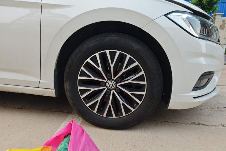 Used Volkswagen Sagitar 2019 280TSI DSG Comfort Version China VI Standard Right Front Wheel Hub