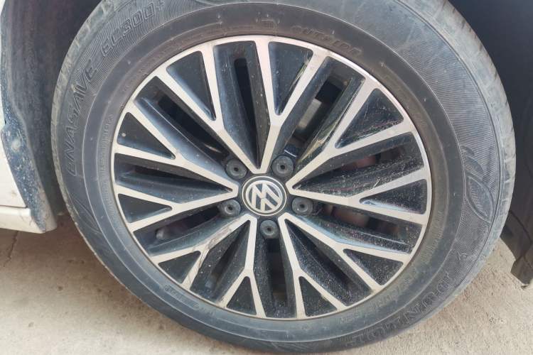 Used Volkswagen Sagitar 2019 200TSI DSG Comfort Version China VI Standard Right Front Wheel Hub