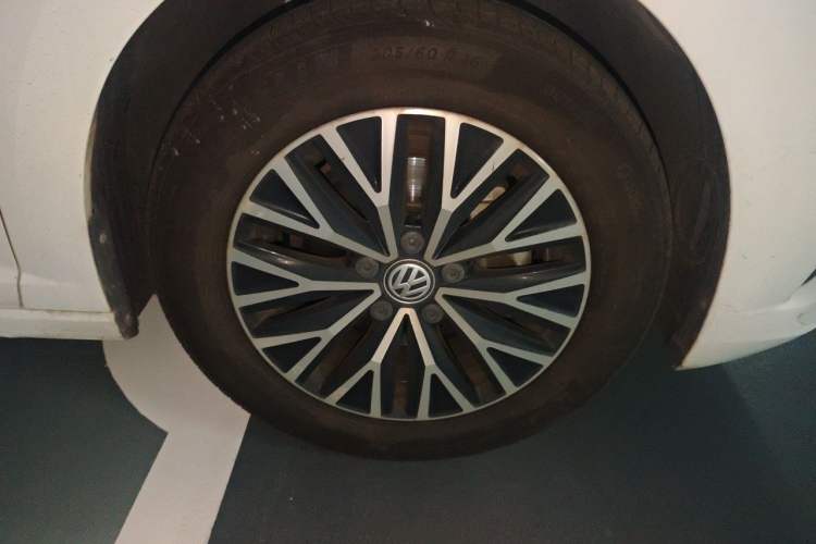 Used Volkswagen Sagitar 2019 200TSI DSG Comfort Version China VI Standard Right Front Wheel Hub
