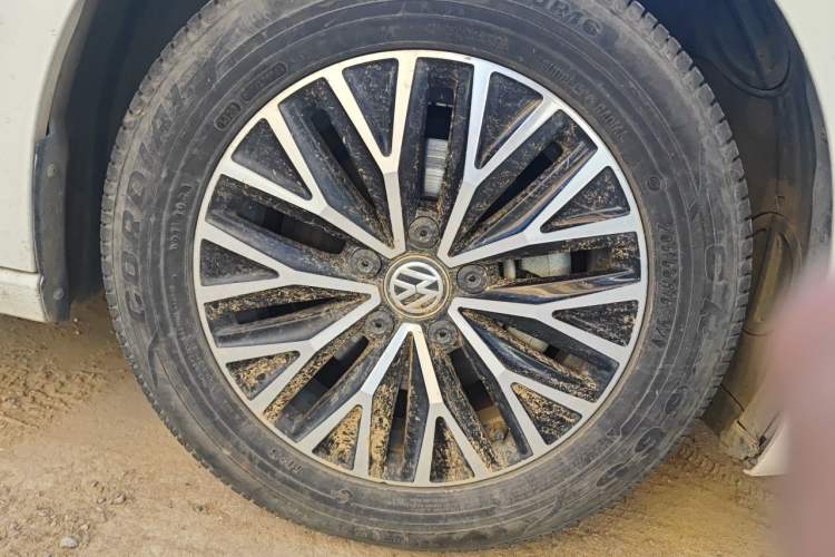 Used Volkswagen Sagitar 2019 200TSI DSG Comfort Version China VI Standard Right Front Wheel Hub
