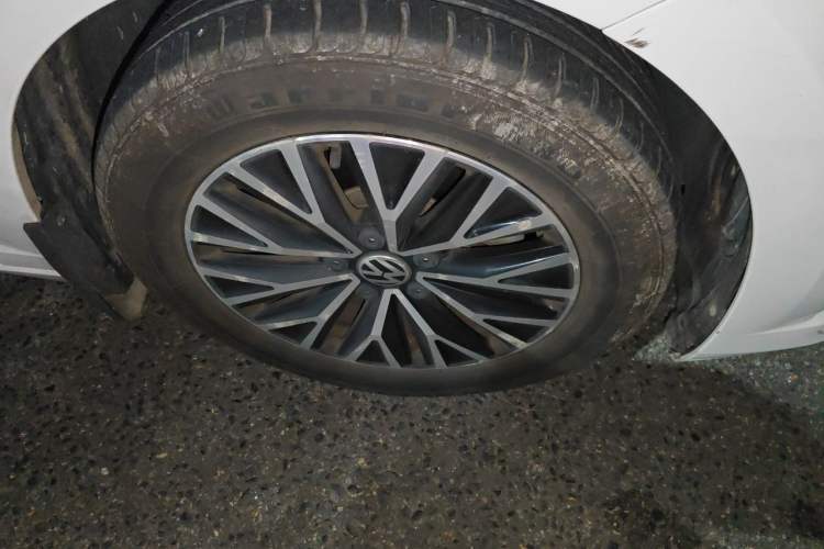 Used Volkswagen Sagitar 2019 280TSI DSG Comfort Version China VI Standard Right Front Wheel Hub