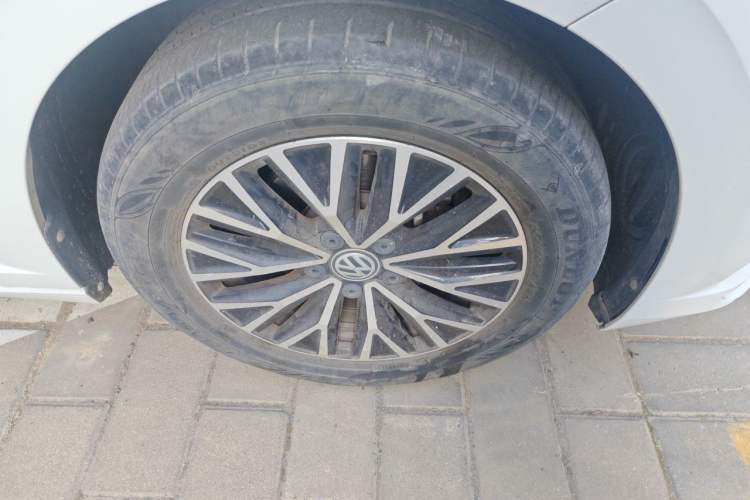 Used Volkswagen Sagitar 2019 280TSI DSG Comfort Version China VI Standard Right Front Wheel Hub