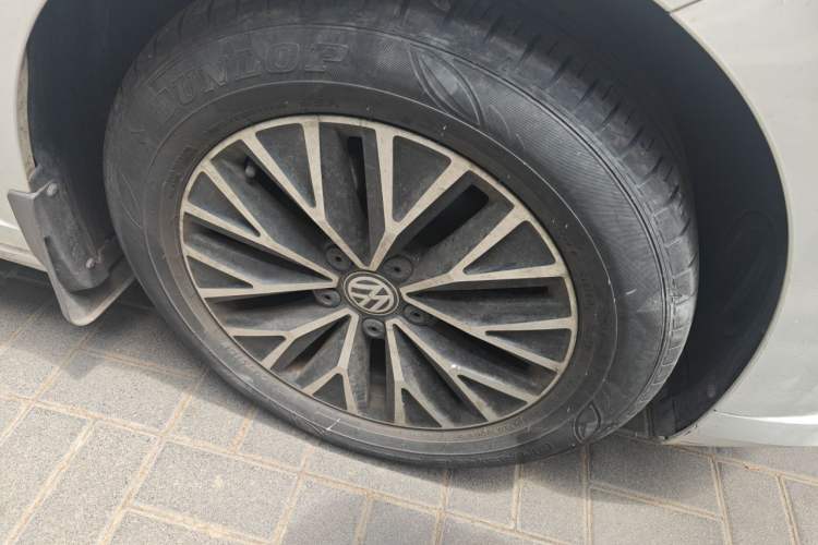 Used Volkswagen Sagitar 2019 280TSI DSG Comfort Version China VI Standard Right Front Wheel Hub