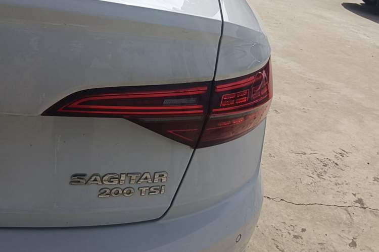 Used Volkswagen Sagitar 2019 200TSI DSG Comfort Version China VI Standard Right Rear Taillight