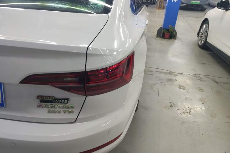 Used Volkswagen Sagitar 2019 200TSI DSG Comfort Version China VI Standard Right Rear Taillight