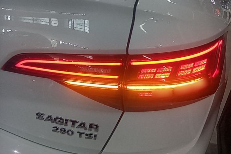 Used Volkswagen Sagitar 2019 280TSI DSG Comfort Version China VI Standard Right Rear Taillight