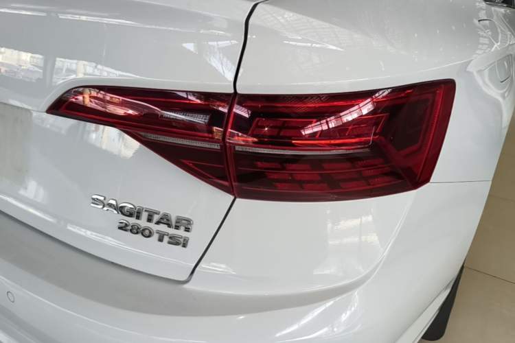Used Volkswagen Sagitar 2019 280TSI DSG Comfort Version China VI Standard Right Rear Taillight