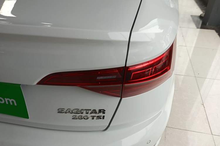Used Volkswagen Sagitar 2019 280TSI DSG Comfort Version China VI Standard Right Rear Taillight