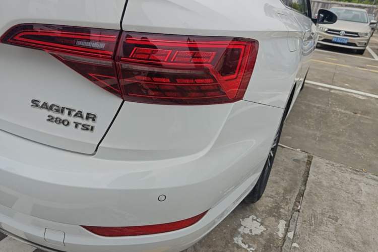 Used Volkswagen Sagitar 2019 280TSI DSG Comfort Version China VI Standard Right Rear Taillight