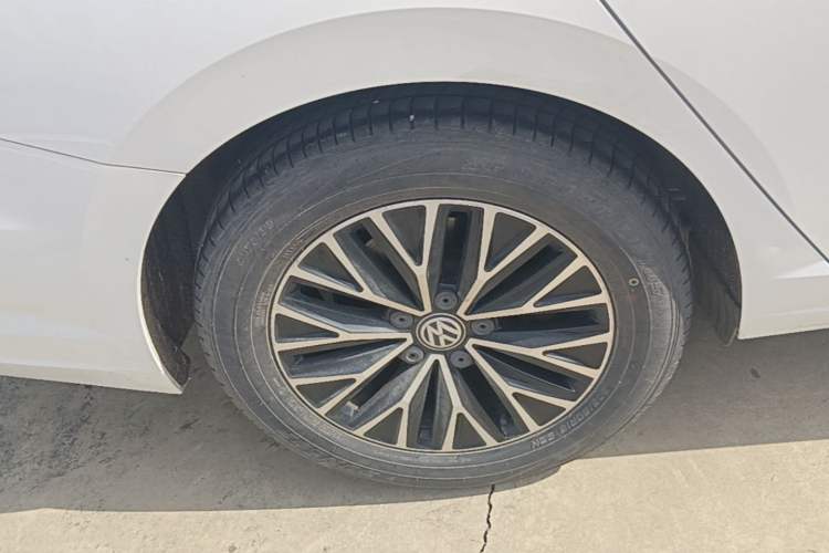 Used Volkswagen Sagitar 2019 200TSI DSG Comfort Version China VI Standard Right Rear Wheel Hub