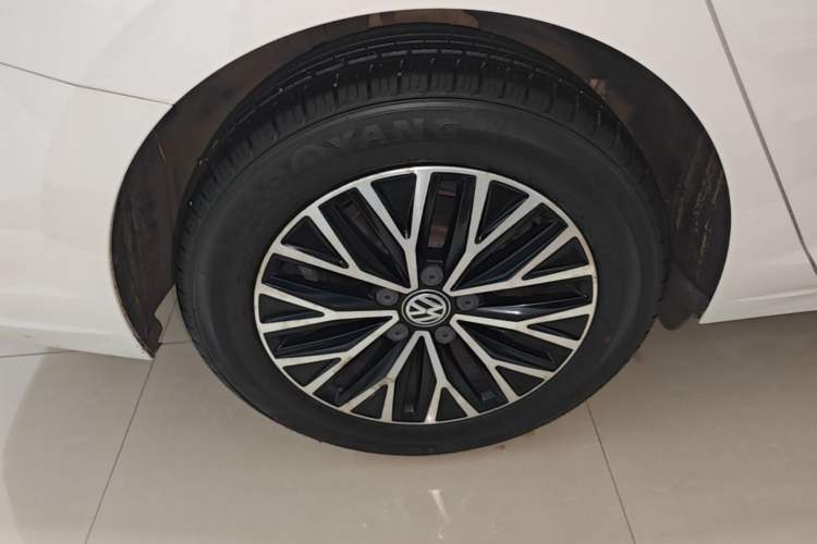 Used Volkswagen Sagitar 2019 280TSI DSG Comfort Version China VI Standard Right Rear Wheel Hub