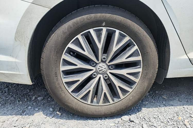 Used Volkswagen Sagitar 2019 200TSI DSG Comfort Version China VI Standard Right Rear Wheel Hub