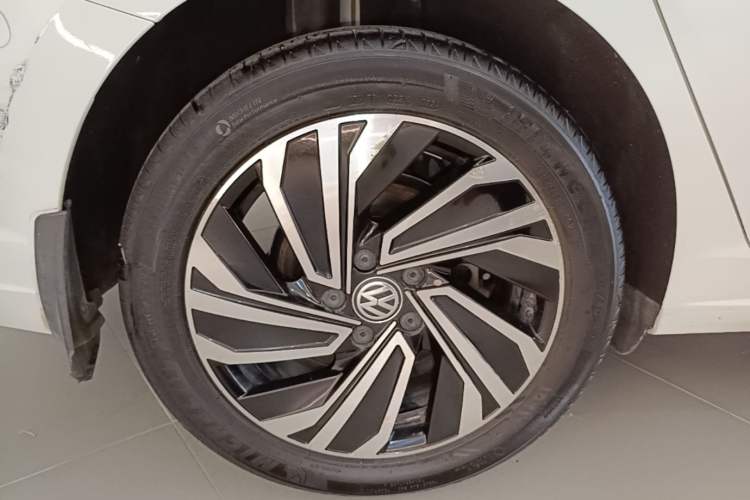 Used Volkswagen Sagitar 2019 280TSI DSG Luxury Version China VI Standard Right Rear Wheel Hub