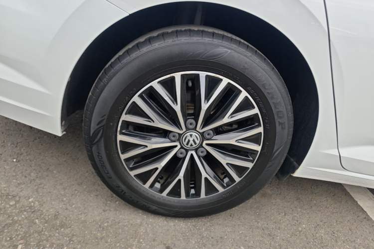 Used Volkswagen Sagitar 2019 280TSI DSG Comfort Version China VI Standard Right Rear Wheel Hub