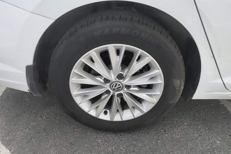 Used Volkswagen Sagitar 2019 200TSI DSG Fashion Edition China VI Standard Right Rear Wheel Hub
