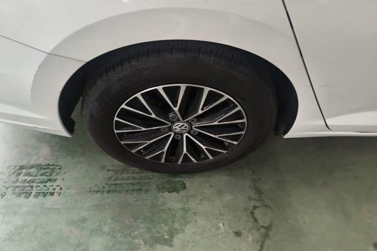 Used Volkswagen Sagitar 2019 200TSI DSG Comfort Version China VI Standard Right Rear Wheel Hub