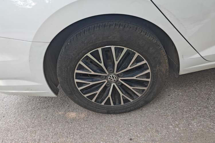 Used Volkswagen Sagitar 2019 200TSI DSG Comfort Version China VI Standard Right Rear Wheel Hub