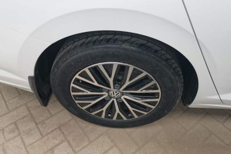 Used Volkswagen Sagitar 2019 200TSI DSG Comfort Version China VI Standard Right Rear Wheel Hub