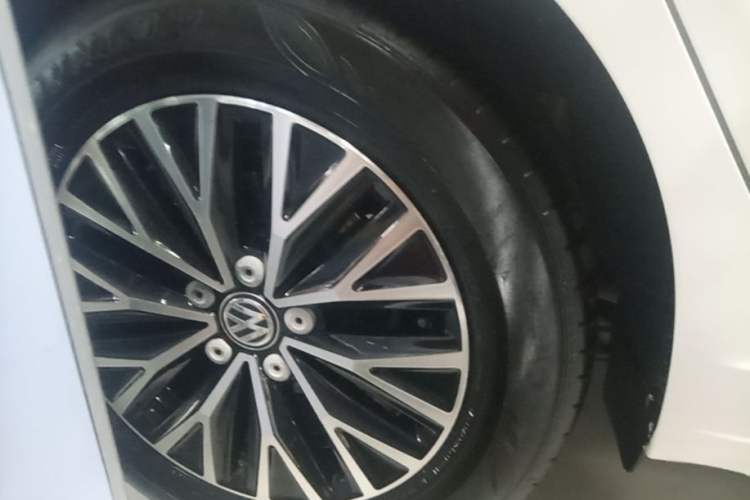 Used Volkswagen Sagitar 2019 280TSI DSG Comfort Version China VI Standard Right Rear Wheel Hub