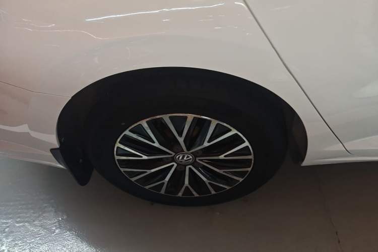 Used Volkswagen Sagitar 2019 280TSI DSG Comfort Version China V Standard Right Rear Wheel Hub
