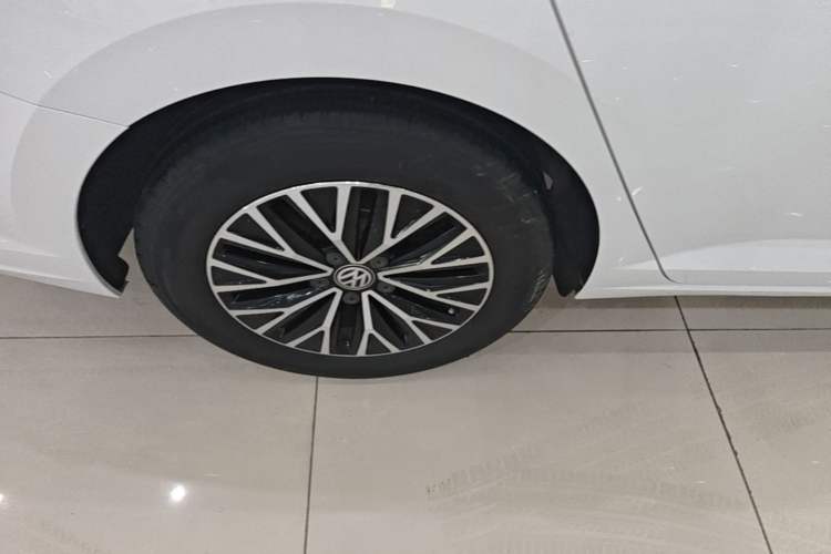 Used Volkswagen Sagitar 2019 200TSI DSG Comfort Version China VI Standard Right Rear Wheel Hub