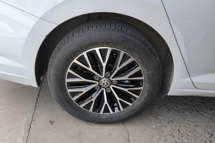 Used Volkswagen Sagitar 2019 280TSI DSG Comfort Version China VI Standard Right Rear Wheel Hub