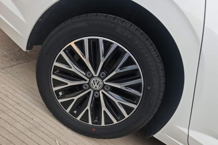 Used Volkswagen Sagitar 2019 280TSI DSG Comfort Version China VI Standard Right Rear Wheel Hub