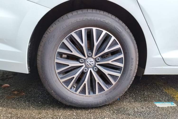 Used Volkswagen Sagitar 2019 200TSI DSG Comfort Version China VI Standard Right Rear Wheel Hub