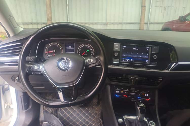 Used Volkswagen Sagitar 2019 280TSI DSG Luxury Version China VI Standard Steering Wheel