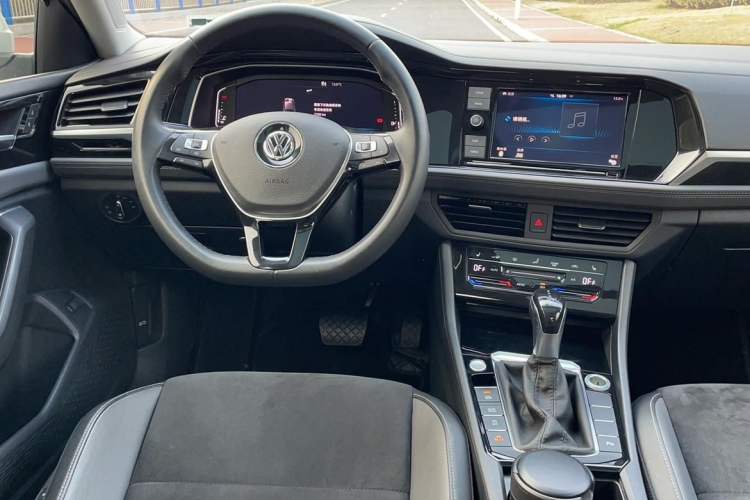Used Volkswagen Sagitar 2019 280TSI DSG Luxury Version China VI Standard Steering Wheel