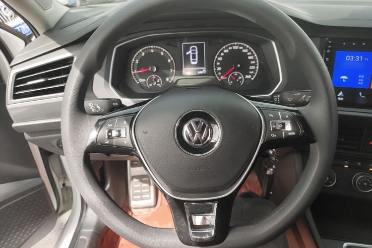 Used Volkswagen Sagitar 2019 200TSI DSG Fashion Edition China VI Standard Steering Wheel