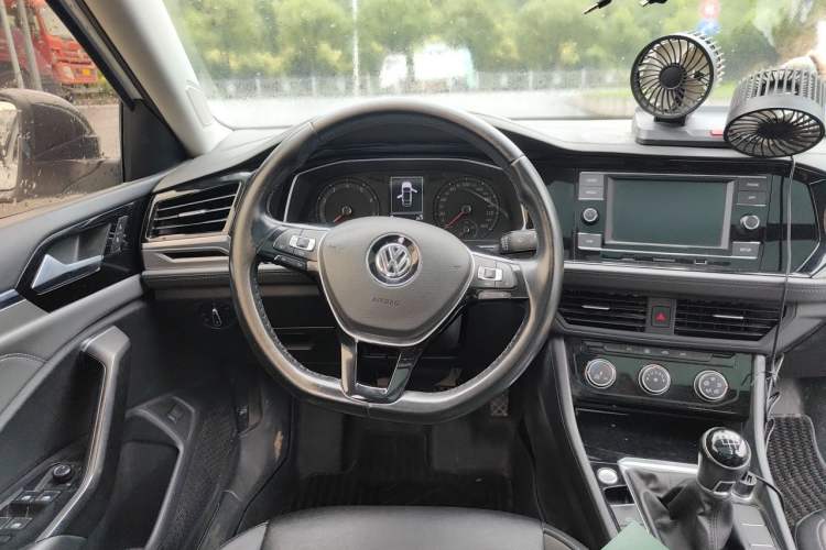 Used Volkswagen Sagitar 2019 200TSI Manual Comfort Version China VI Standard Steering Wheel