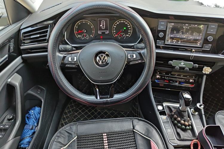 Used Volkswagen Sagitar 2019 280TSI DSG Luxury Version China VI Standard Steering Wheel
