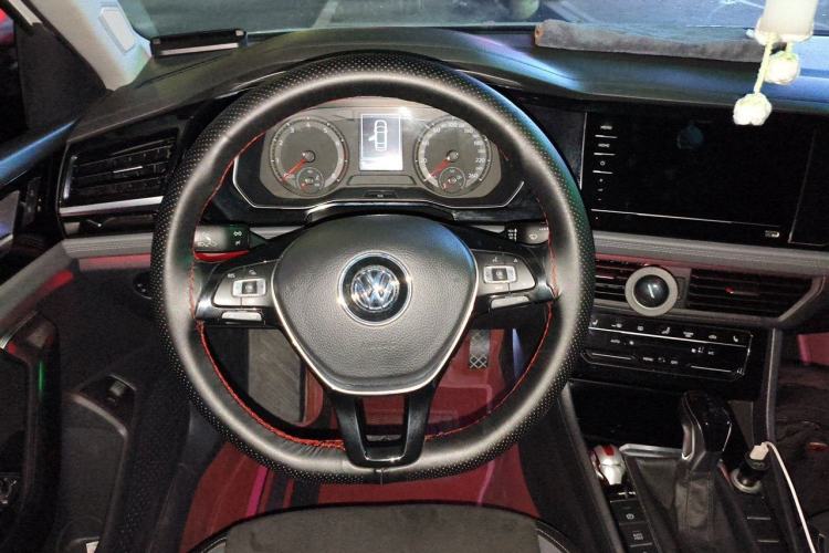 Used Volkswagen Sagitar 2019 280TSI DSG Luxury Version China VI Standard Steering Wheel