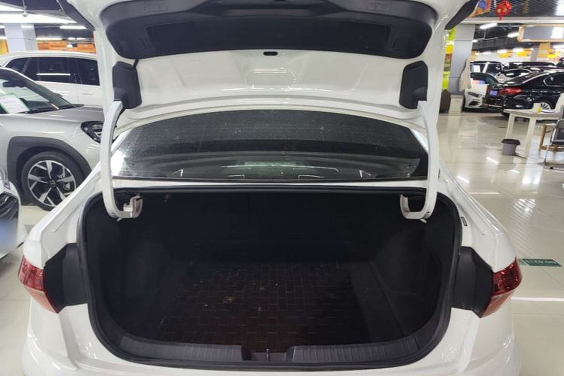 Used Volkswagen Sagitar 2019 280TSI DSG Luxury Version China VI Standard Trunk