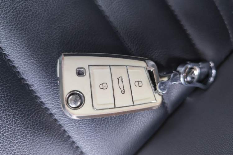 Used Volkswagen Sagitar 2019 280TSI DSG Comfort Version China VI Standard Vehicle Key