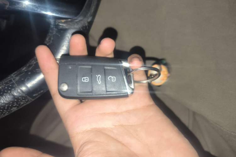 Used Volkswagen Sagitar 2019 280TSI DSG Luxury Version China VI Standard Vehicle Key