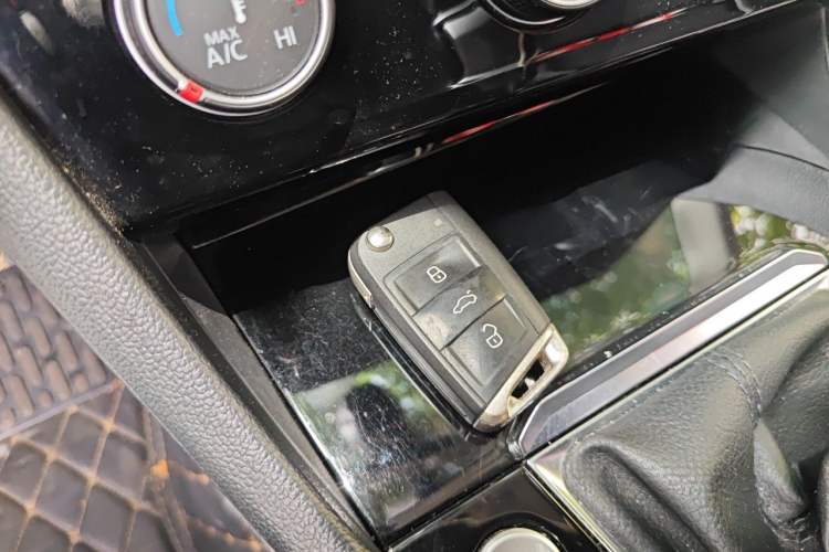 Used Volkswagen Sagitar 2019 200TSI DSG Comfort Version China VI Standard Vehicle Key