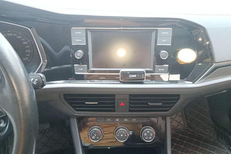 Used Volkswagen Sagitar 2019 280TSI DSG Comfort Version China V Standard Audio And AC Panel