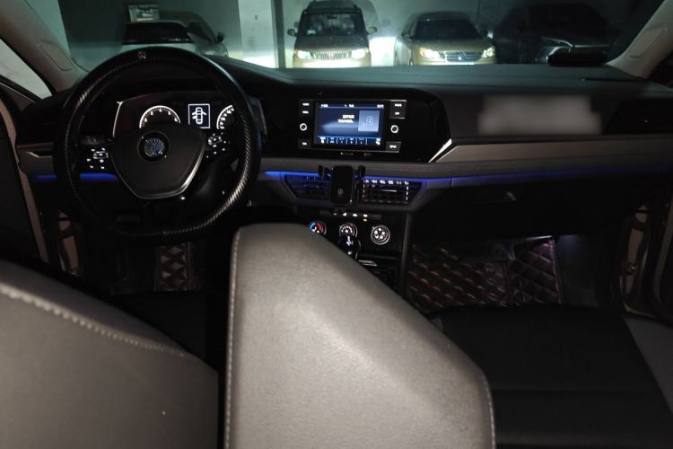 Used Volkswagen Sagitar 2019 280TSI DSG Comfort Version China VI Standard Center Console