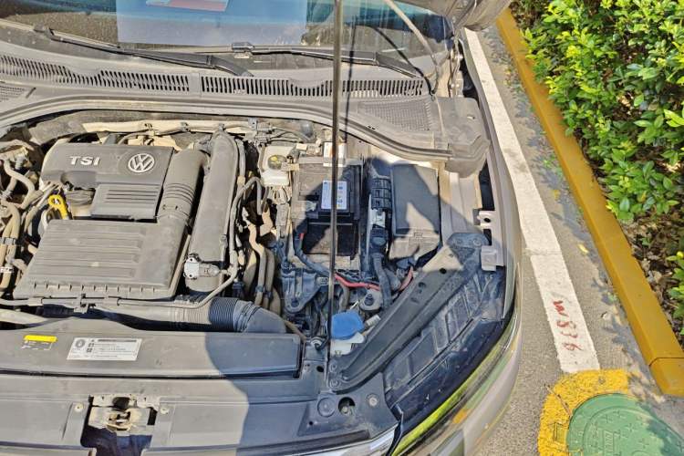 Used Volkswagen Sagitar 2019 280TSI DSG Comfort Version China VI Standard Engine Bay Left
