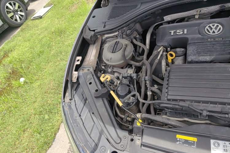 Used Volkswagen Sagitar 2019 280TSI DSG Comfort Version China VI Standard Engine Bay Right